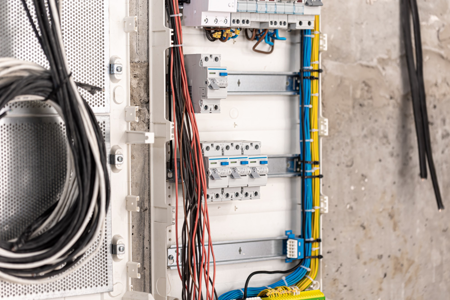 Diagnostic électricité maisons anciennes Normandie : anomalies typiques